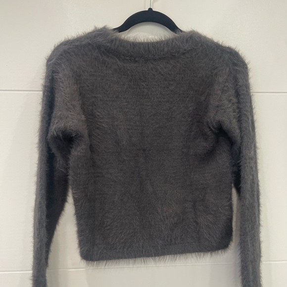 H&M Sweater - Picture 1 of 3